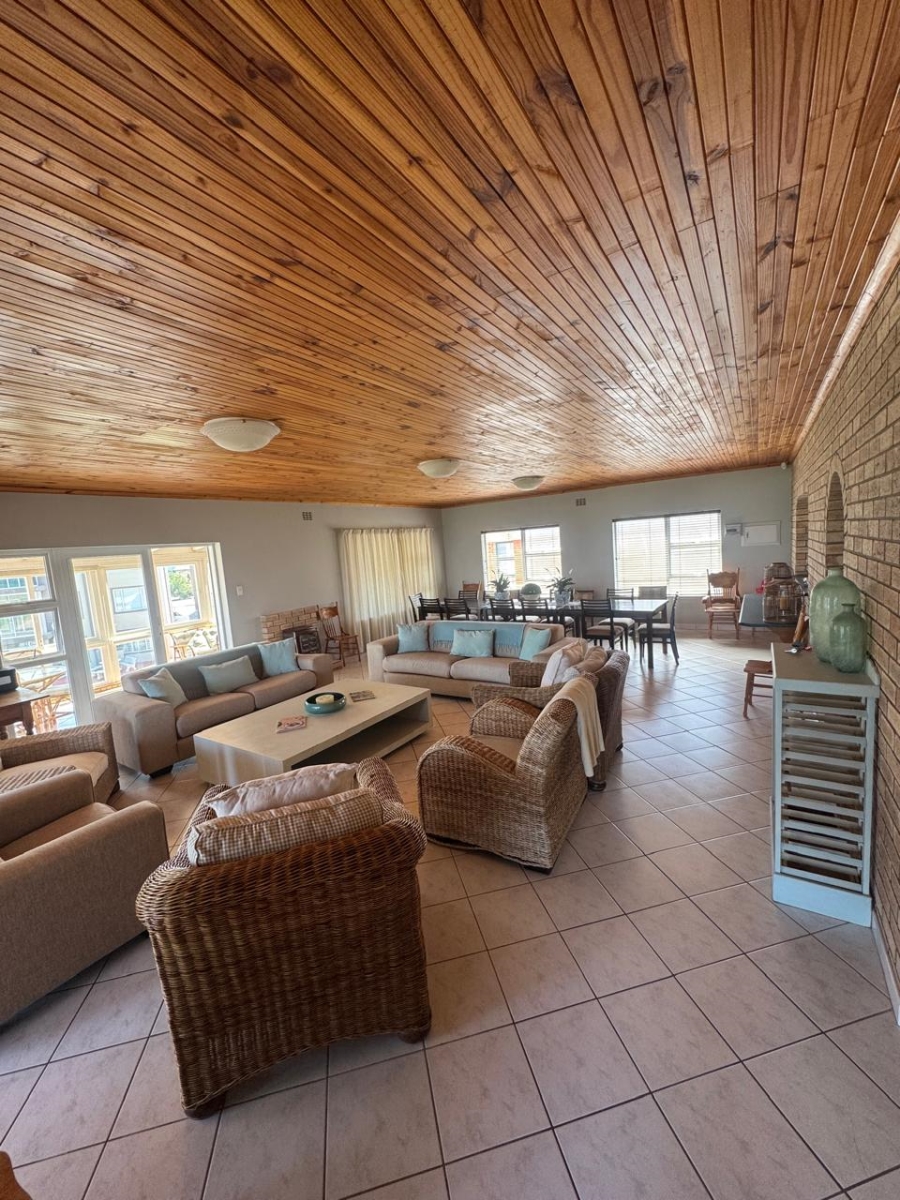 6 Bedroom Property for Sale in Aston Bay Eastern Cape